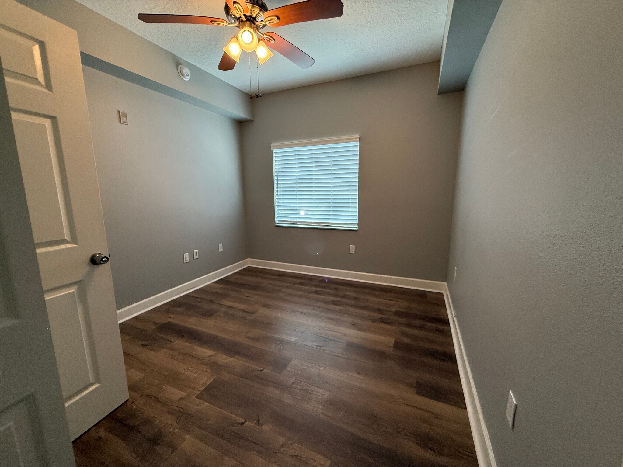 Building Photo - 6018 Portsdale Pl