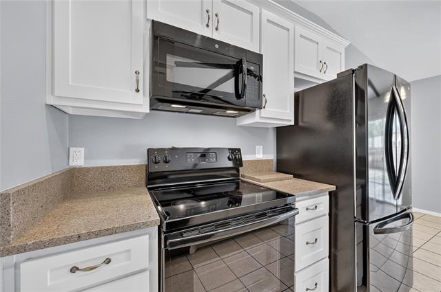Building Photo - 2760 Hollandale Ln