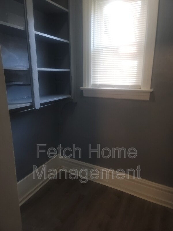 Building Photo - 19 S 19th St