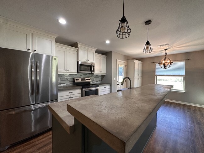 Building Photo - 11365 AR-237