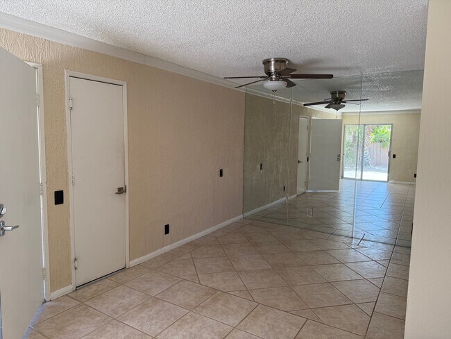 Building Photo - 1480 Sunflower Cir N