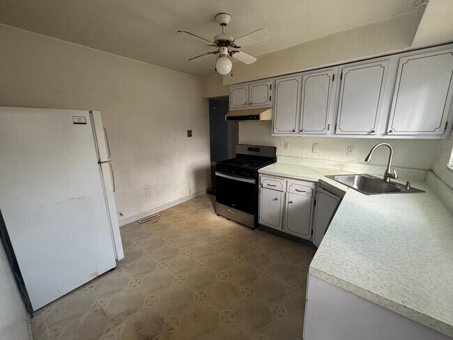 Building Photo - Use Your Tax Return For This Sweetheart of a Deal! This is a Lease-to-Own – Not a typical rental.