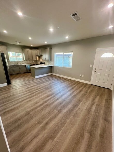 Building Photo - 6227 Orion Ave