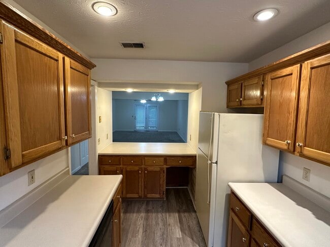 Building Photo - 1017 Smither Dr