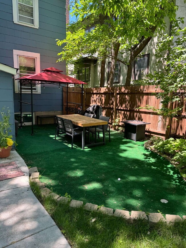 Building Photo - 3 Bedroom + Den in Minneapolis