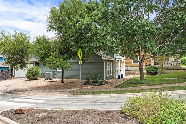 Building Photo - 2310 Sweet Clover Dr