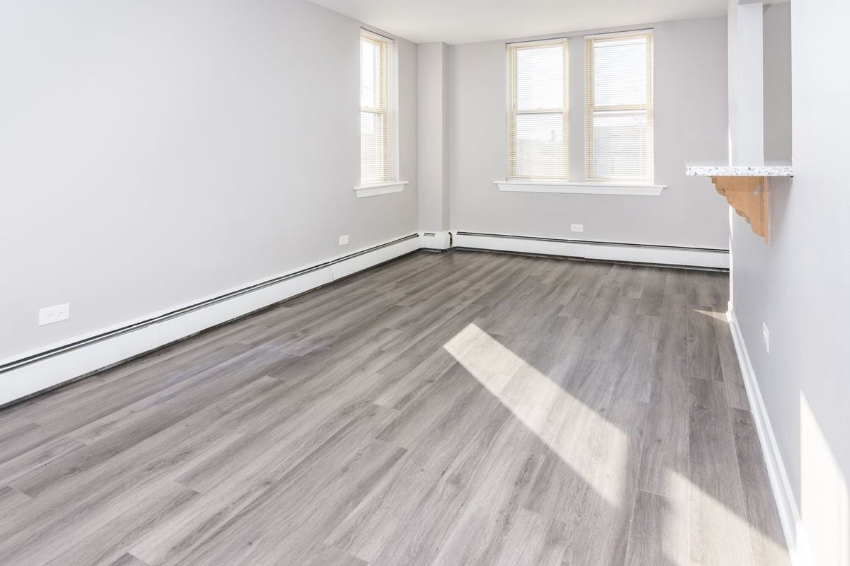 Building Photo - 7147 S Jeffery Blvd