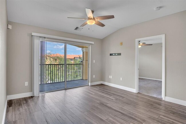 Building Photo - 5467 Vineland Rd