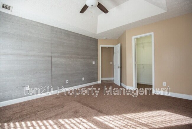 Building Photo - 11036 Lee County Rd 240
