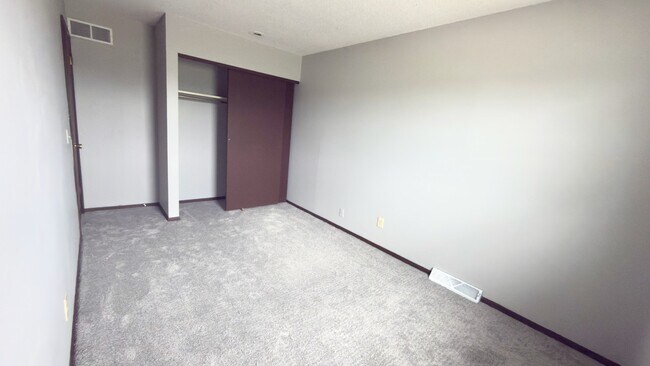 Building Photo - 5326 N Division St