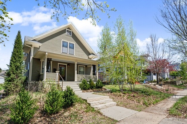 Building Photo - 1154 Hotz Ave