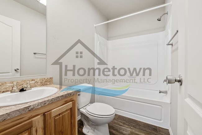 Building Photo - 3 Bedroom 2 Bathroom Home on a Private Lot out in the Country Near Sagle!