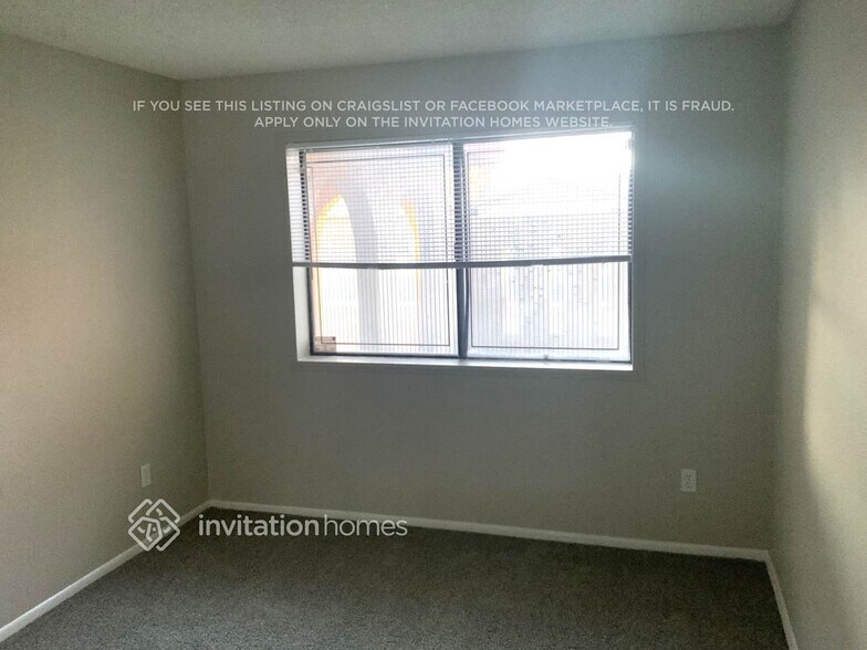 Building Photo - 2802 W Vista Ave