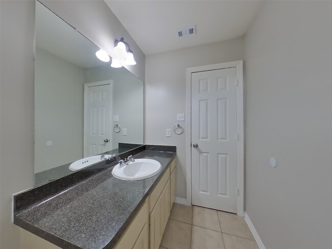 Building Photo - 21214 Peachvine Ln