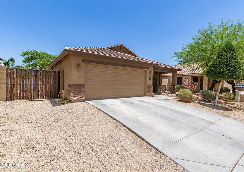 Building Photo - 2223 S Hughes Dr