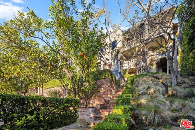 Building Photo - 1415 Summitridge Dr
