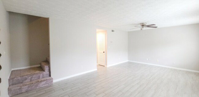 Building Photo - Stunning Move-In Ready Gem in the Heart of Lawrenceville!