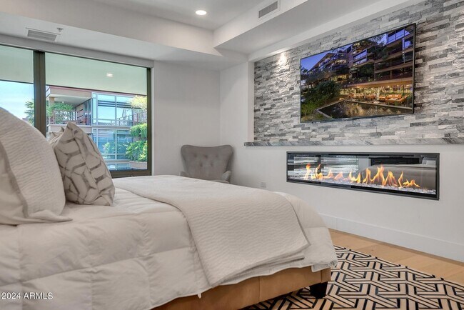 Building Photo - 7117 E Rancho Vista Dr