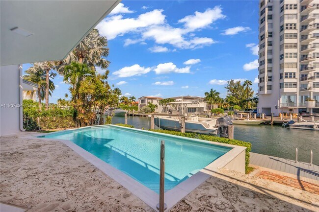 Building Photo - 2089 NE 121st Rd