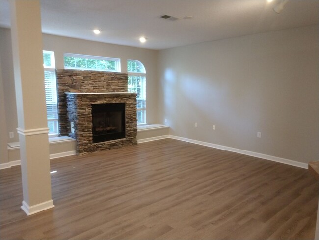 Building Photo - Coming Soon! Beautiful 2BDRM 2BTH at Greys...