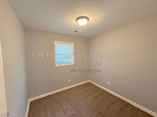 Building Photo - 4360 Bluebell St