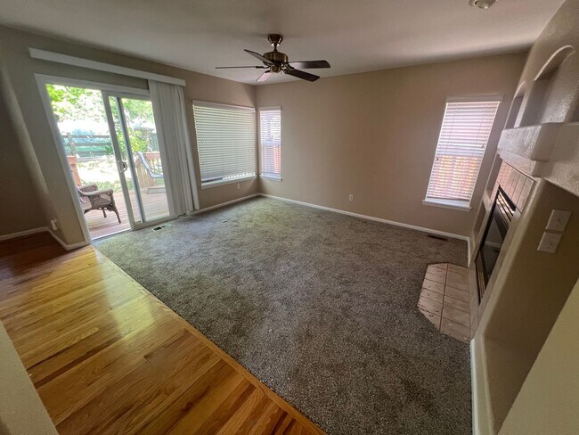 Building Photo - Stunning Home for Rent in Littleton - License #2024-BFN-0001484