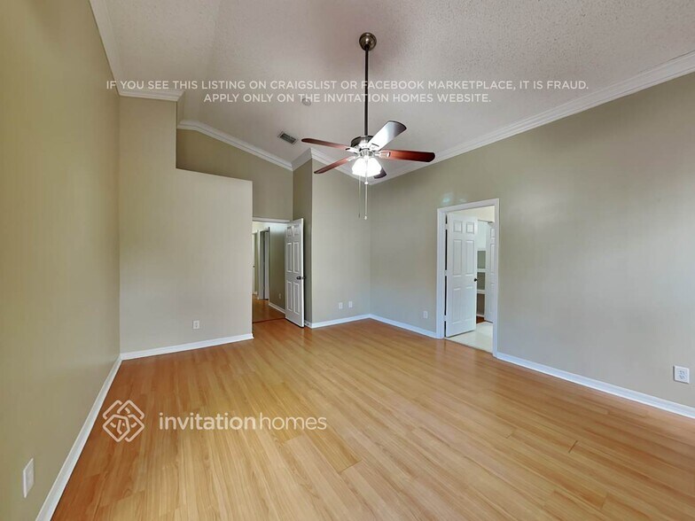 Building Photo - 2833 SW 183rd Ave