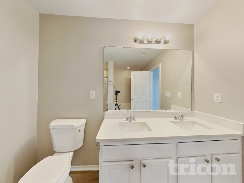 Building Photo - 5337 Liberty Hall Cir