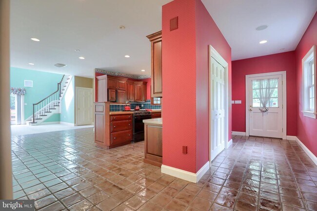 Building Photo - 1886 Conard Rd