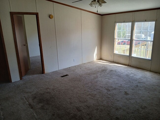 Building Photo - 233 Flat Creek Ln