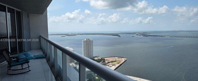 Building Photo - 495 Brickell Ave