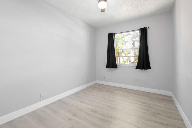 Building Photo - 4812 NW 19th St