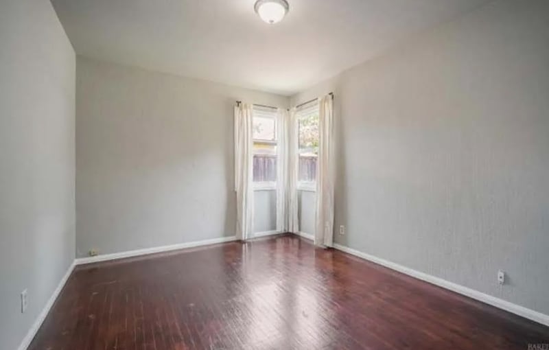 Building Photo - 2732 Village Side Dr