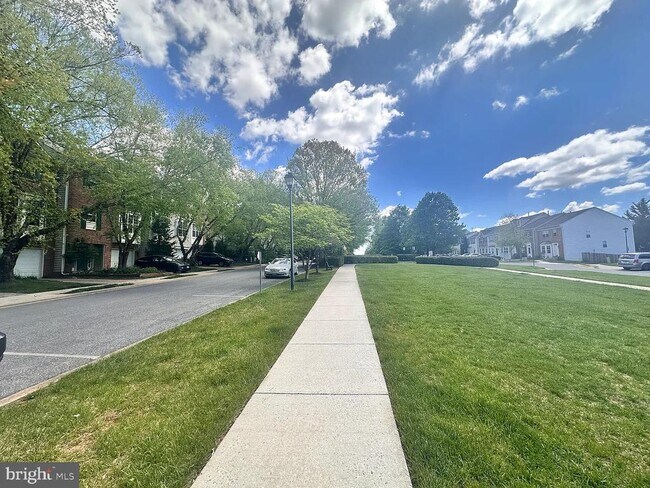 Building Photo - 12921 Woodcutter Cir