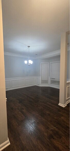 Building Photo - 1620 Valley Club Dr