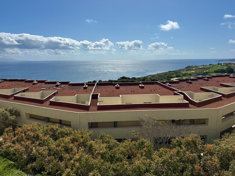 Building Photo - 3200 La Rotonda Dr