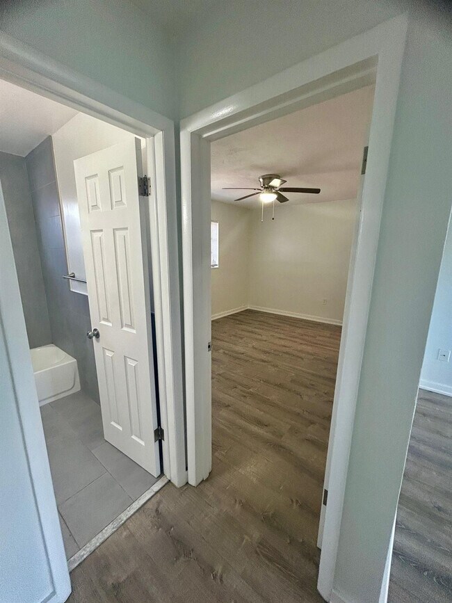 Building Photo - 7624 Pembroke Rd