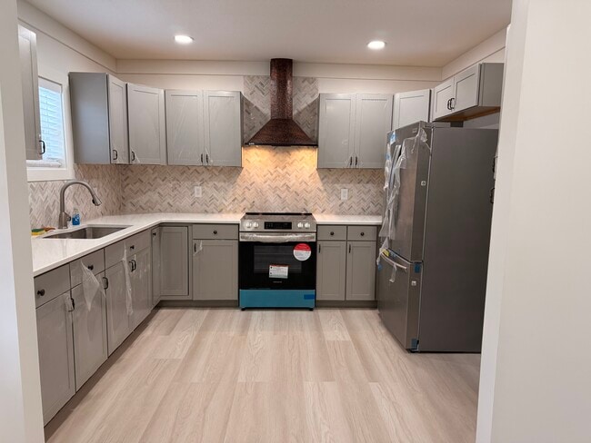 Building Photo - 1155 6th St SW