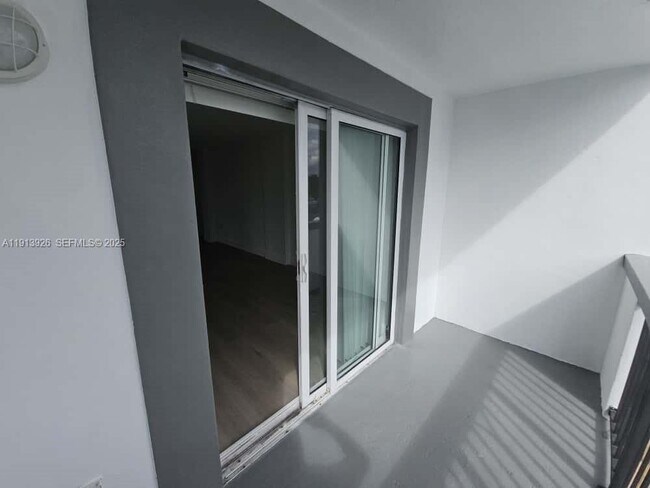 Building Photo - 8101 Crespi Blvd