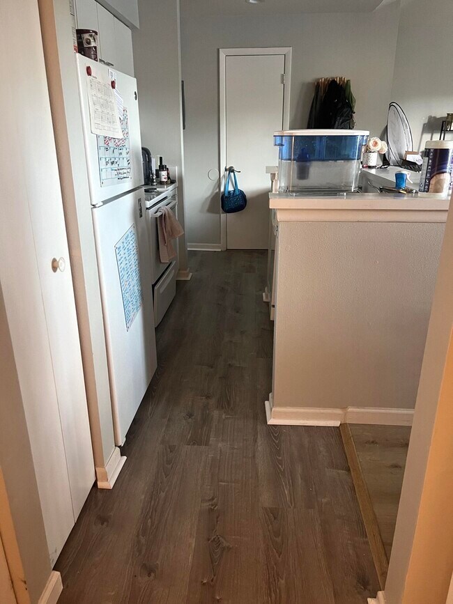 Building Photo - 4879 Via Palm Lakes