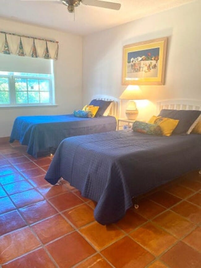 Building Photo - 103 Olympus Cir