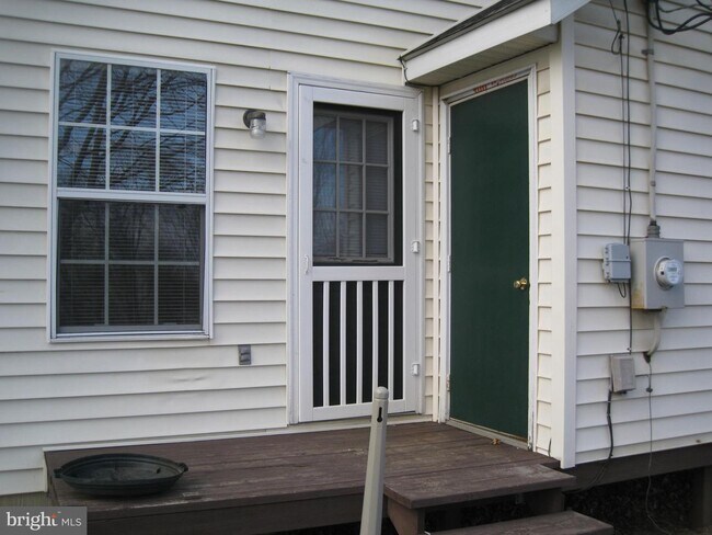 Building Photo - 2930 Packer St