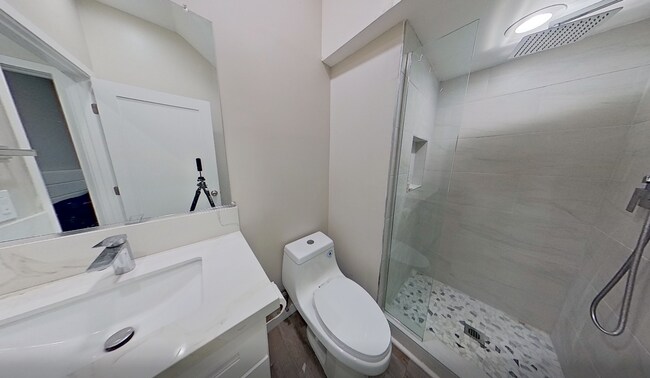 Building Photo - 5162-5166 Ewing St.