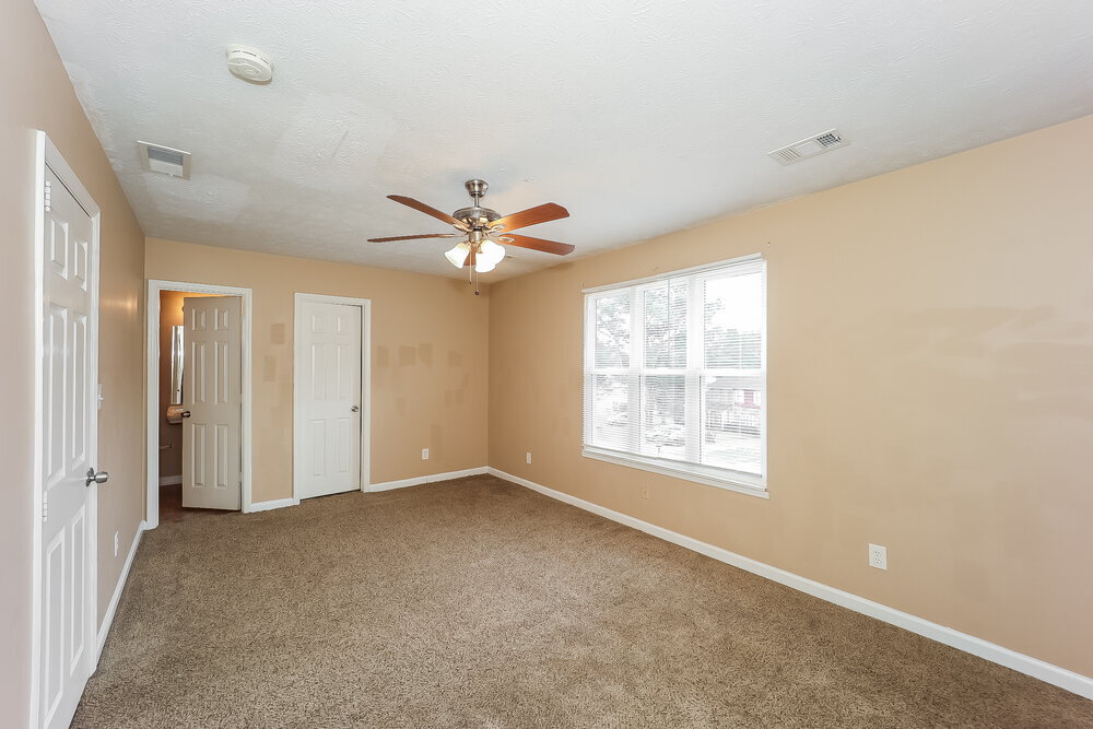 Building Photo - 8194 Canyon Forge Dr