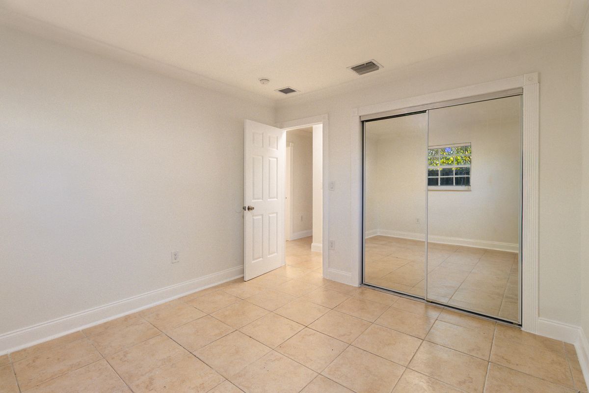 Building Photo - 1518 NW 65th St