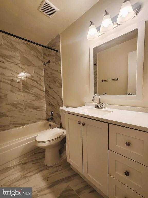 Building Photo - 18512 Boysenberry Dr