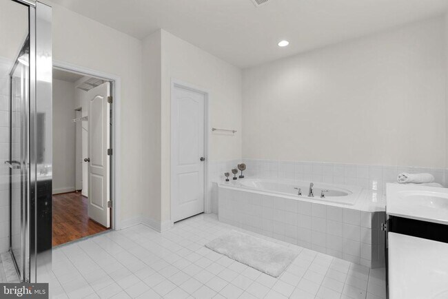 Building Photo - 174 Acton Rd