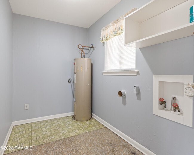 Building Photo - 207 Ashwood Dr