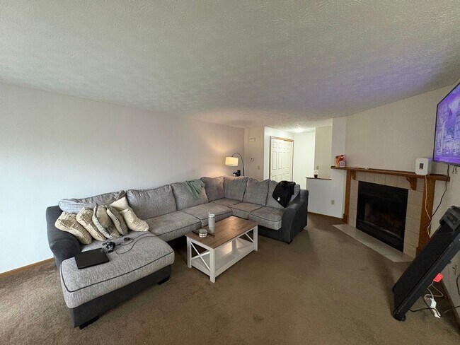 Building Photo - 4646 Castlebar St NW