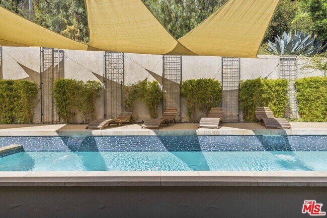 Building Photo - 2756 Westshire Dr